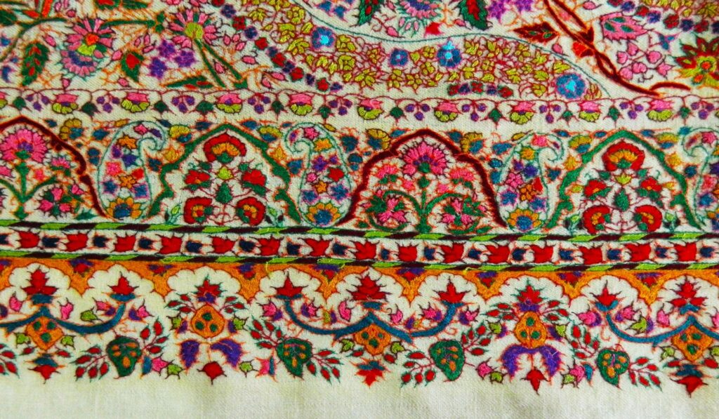 najibabadi-shawls-1024x597